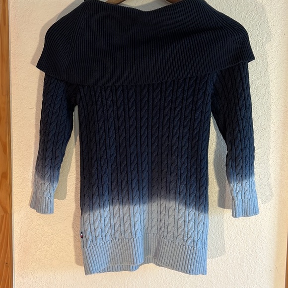 Tommy Hilfiger S/P dark and light blue sweater . - Picture 2 of 7
